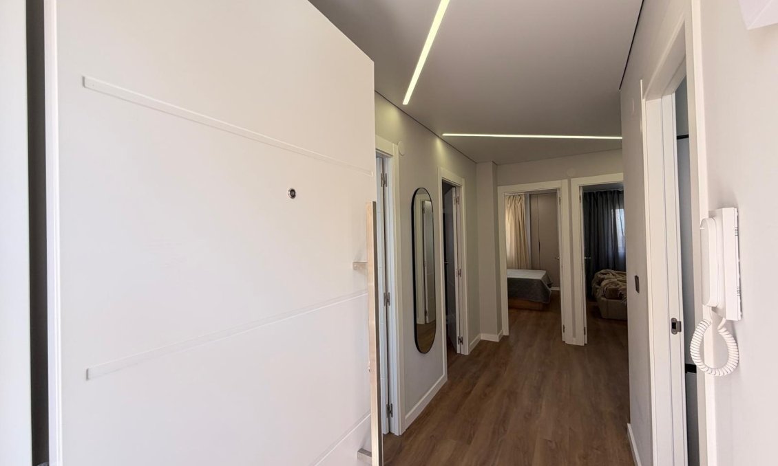 Revânzare - Apartament -
Torrevieja - Punta Prima