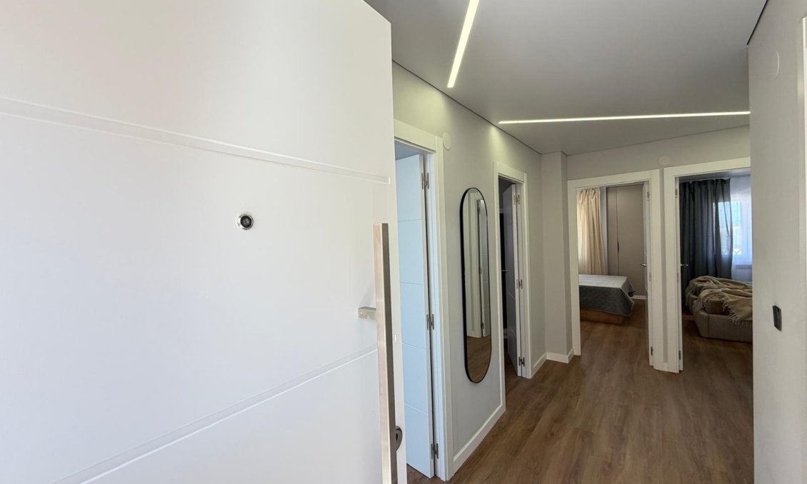 Revânzare - Apartament -
Torrevieja - Punta Prima