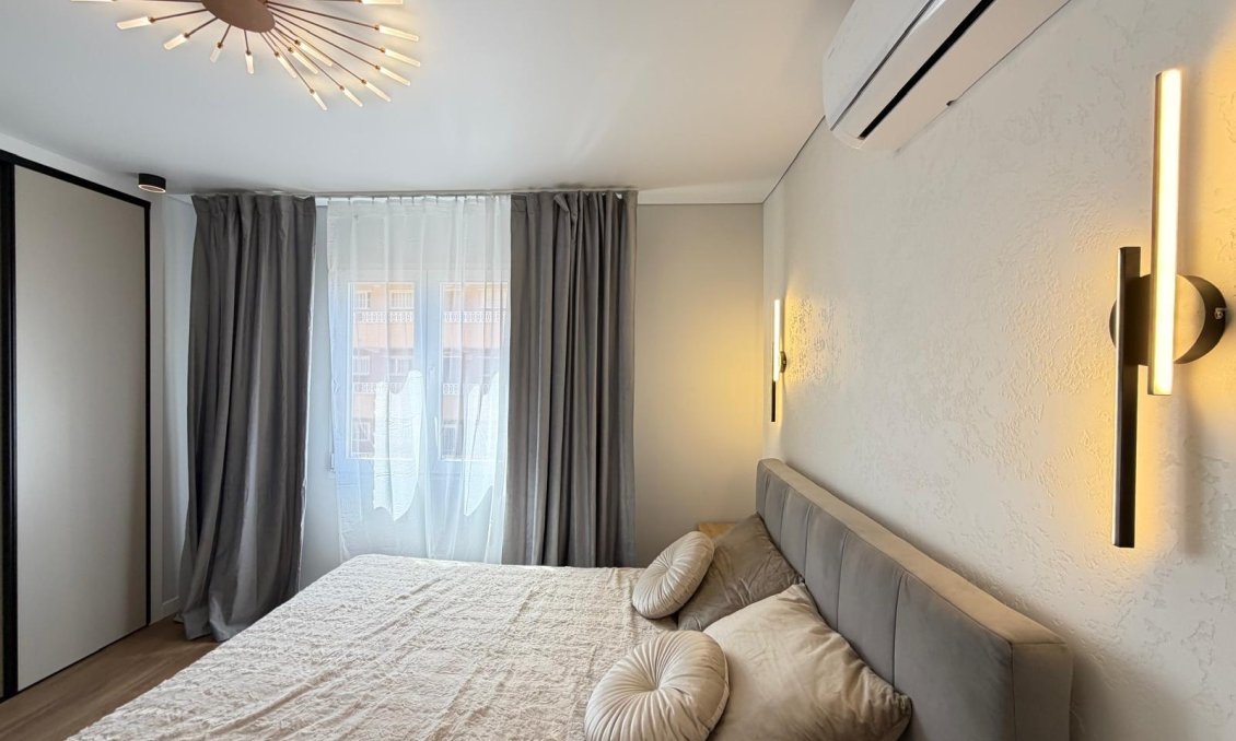 Revânzare - Apartament -
Torrevieja - Punta Prima
