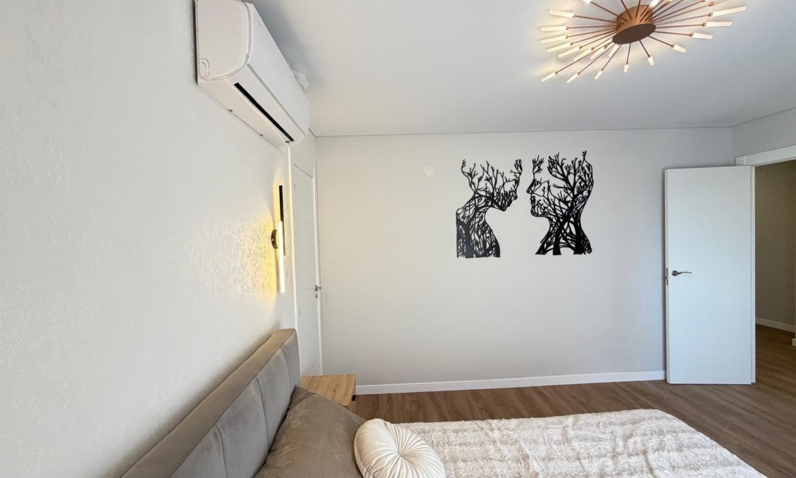 Revânzare - Apartament -
Torrevieja - Punta Prima