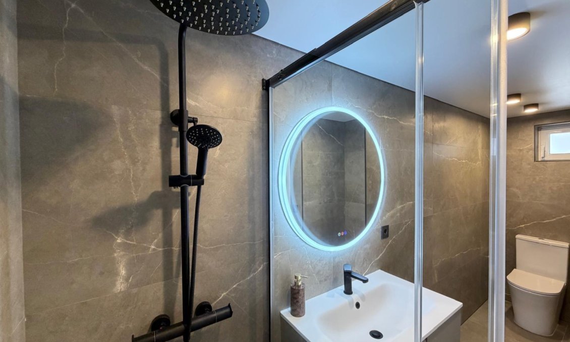 Revânzare - Apartament -
Torrevieja - Punta Prima