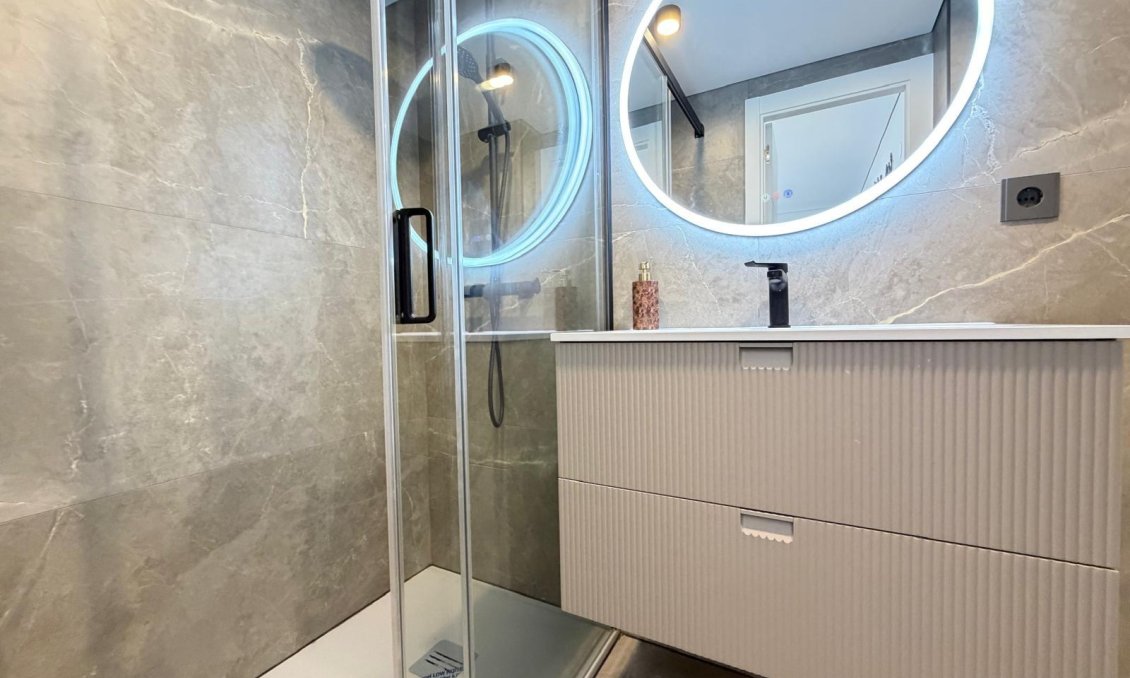 Revânzare - Apartament -
Torrevieja - Punta Prima