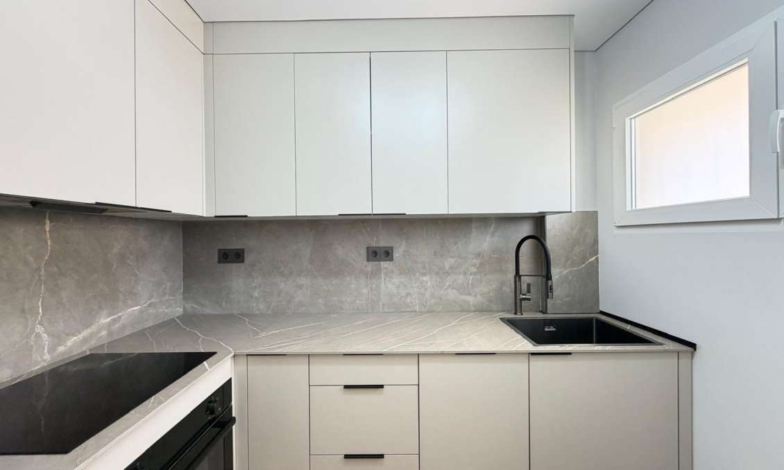 Revânzare - Apartament -
Torrevieja - Punta Prima