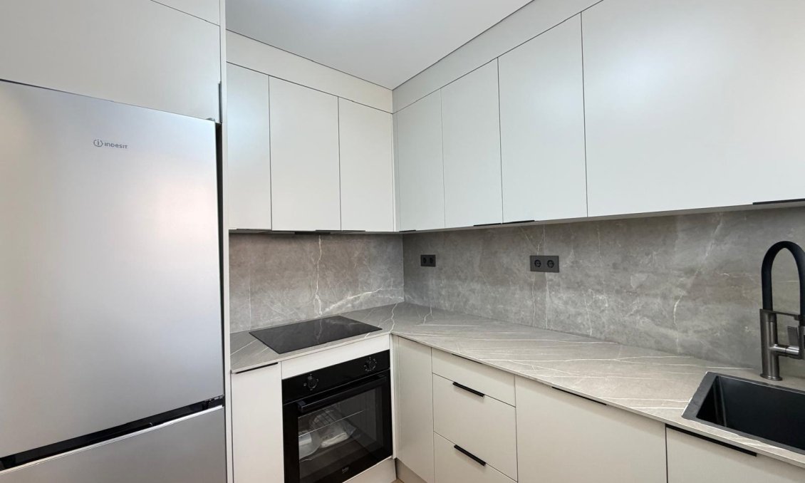 Revânzare - Apartament -
Torrevieja - Punta Prima