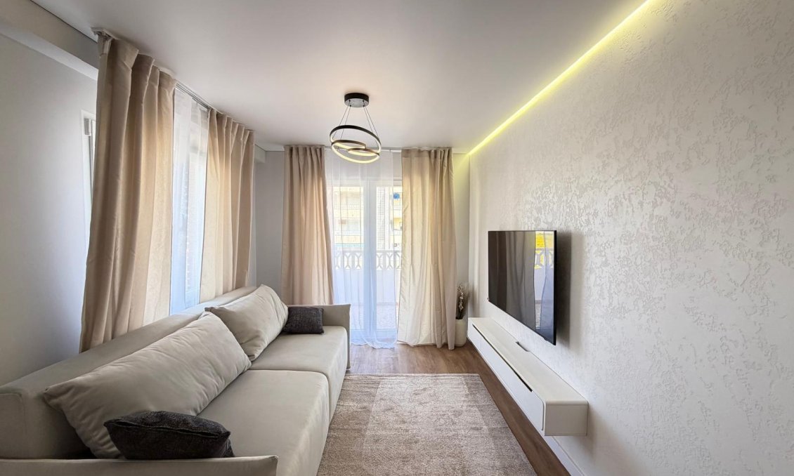 Revânzare - Apartament -
Torrevieja - Punta Prima