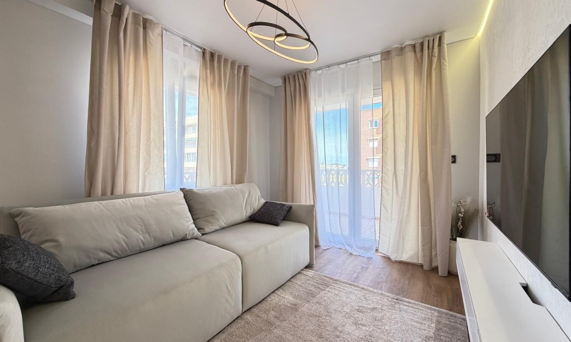 Revânzare - Apartament -
Torrevieja - Punta Prima
