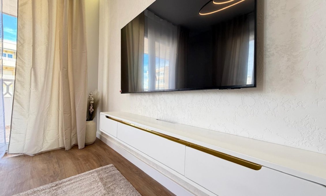 Revânzare - Apartament -
Torrevieja - Punta Prima