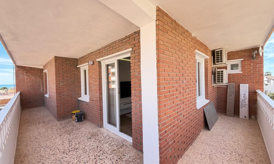 Revânzare - Apartament -
Torrevieja - Punta Prima