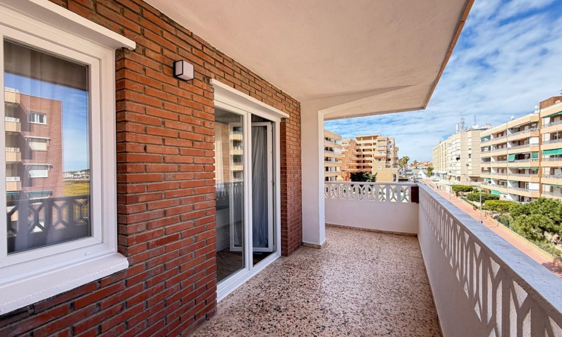 Revânzare - Apartament -
Torrevieja - Punta Prima