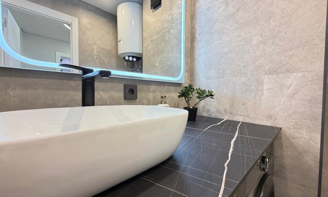Revânzare - Apartament -
Torrevieja - Punta Prima