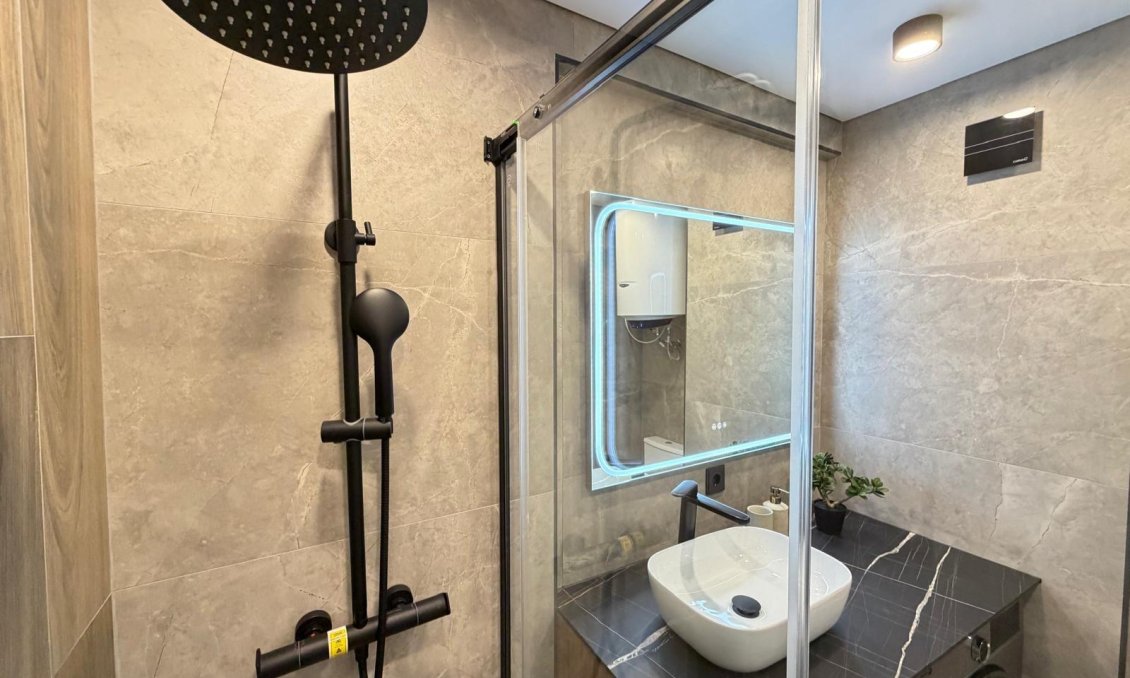 Revânzare - Apartament -
Torrevieja - Punta Prima