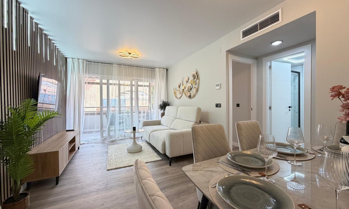 Revânzare - Apartament -
Torrevieja - Estacion De Autobuses