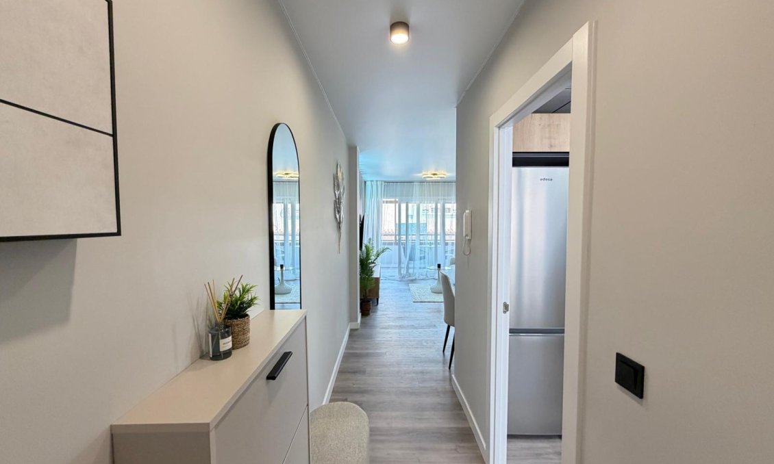 Revânzare - Apartament -
Torrevieja - Estacion De Autobuses