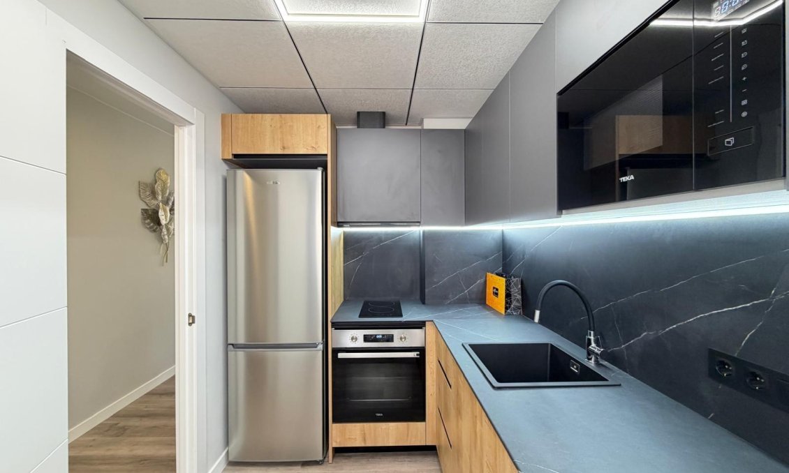 Revânzare - Apartament -
Torrevieja - Estacion De Autobuses