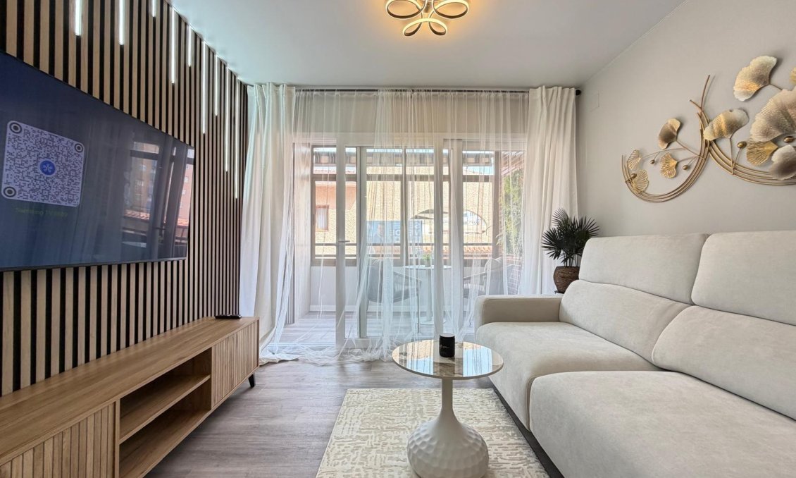 Revânzare - Apartament -
Torrevieja - Estacion De Autobuses