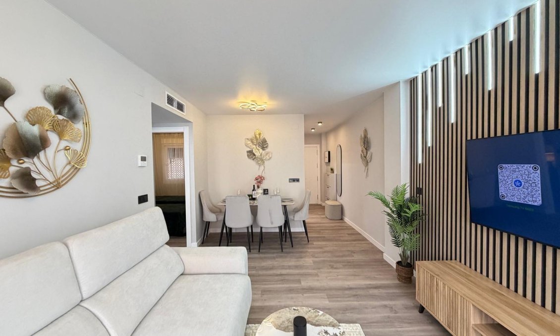 Revânzare - Apartament -
Torrevieja - Estacion De Autobuses