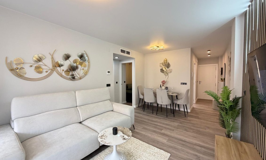 Revânzare - Apartament -
Torrevieja - Estacion De Autobuses