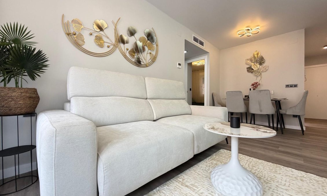 Revânzare - Apartament -
Torrevieja - Estacion De Autobuses
