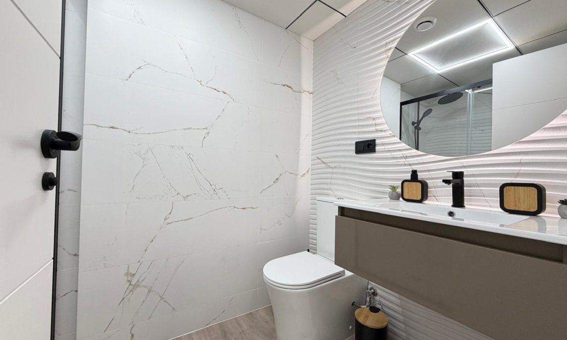 Revânzare - Apartament -
Torrevieja - Estacion De Autobuses