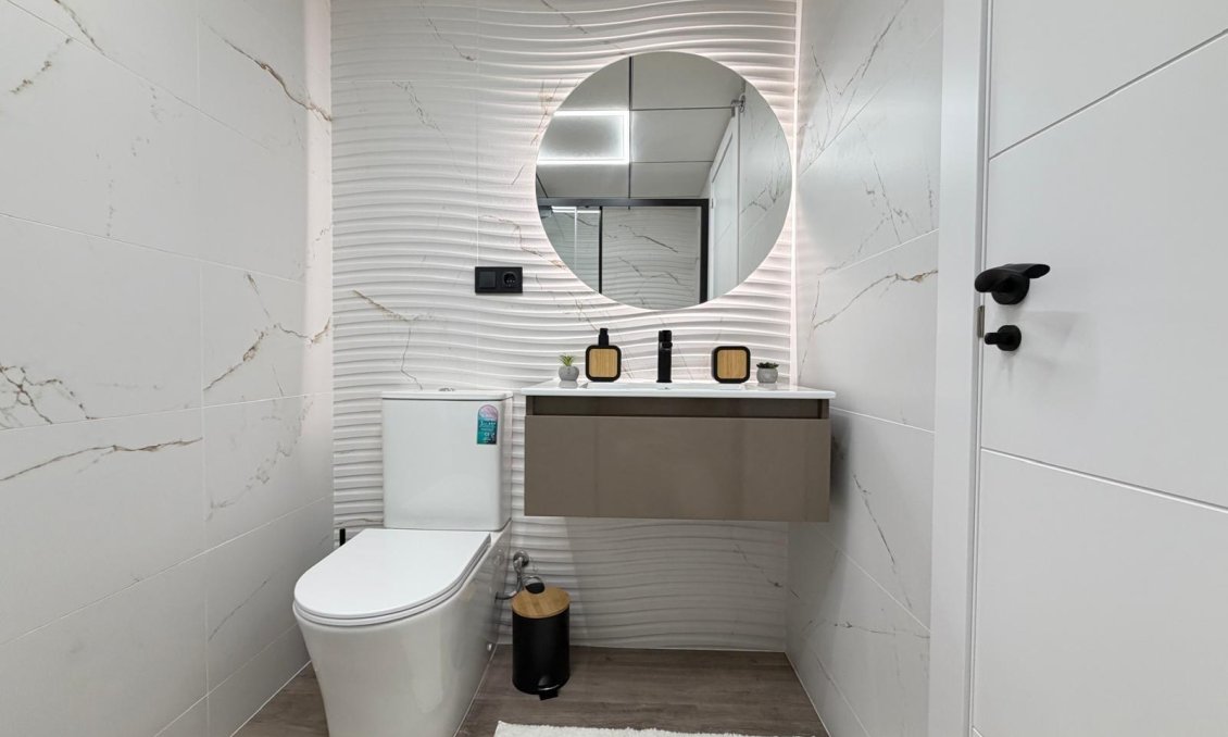 Revânzare - Apartament -
Torrevieja - Estacion De Autobuses