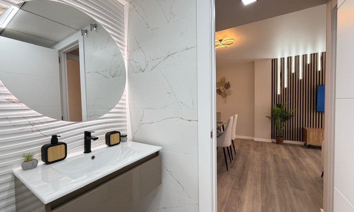 Revânzare - Apartament -
Torrevieja - Estacion De Autobuses