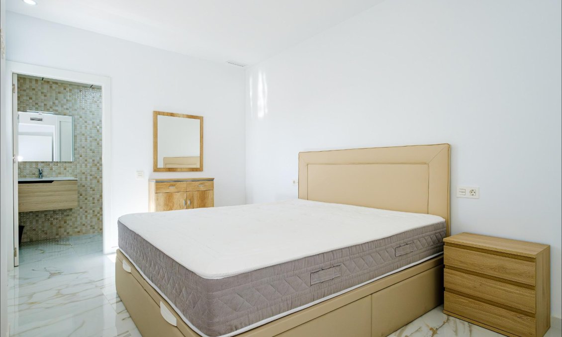 Használt Ingatlanok - Apartman -
Torrevieja - Playa del Cura