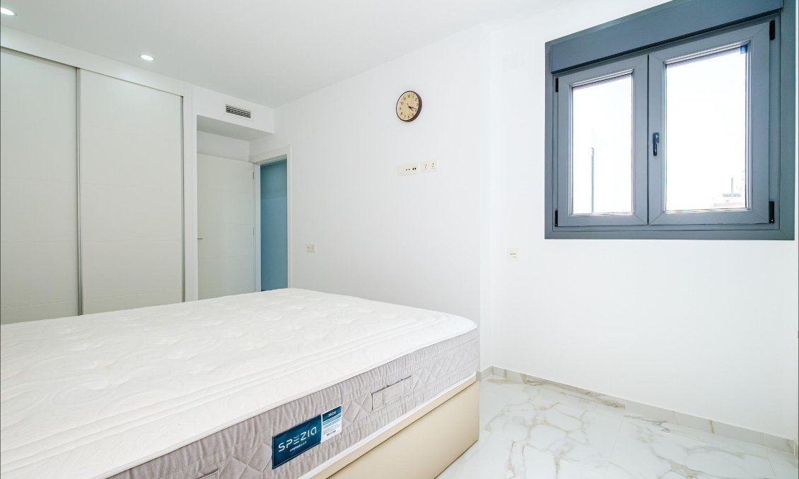 Használt Ingatlanok - Apartman -
Torrevieja - Playa del Cura