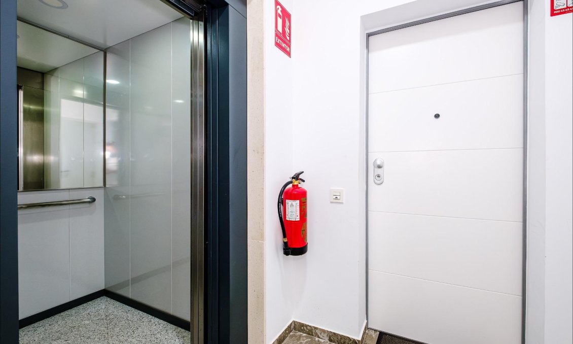 Használt Ingatlanok - Apartman -
Torrevieja - Playa del Cura