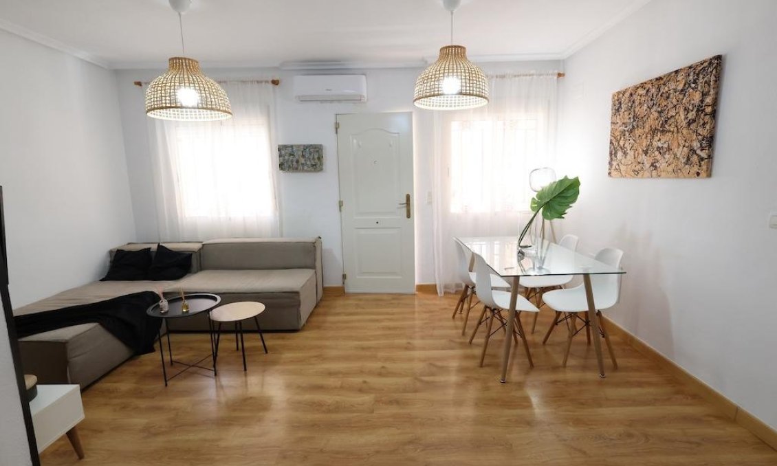 Resale - Duplex -
Orihuela Costa - Costa Blanca