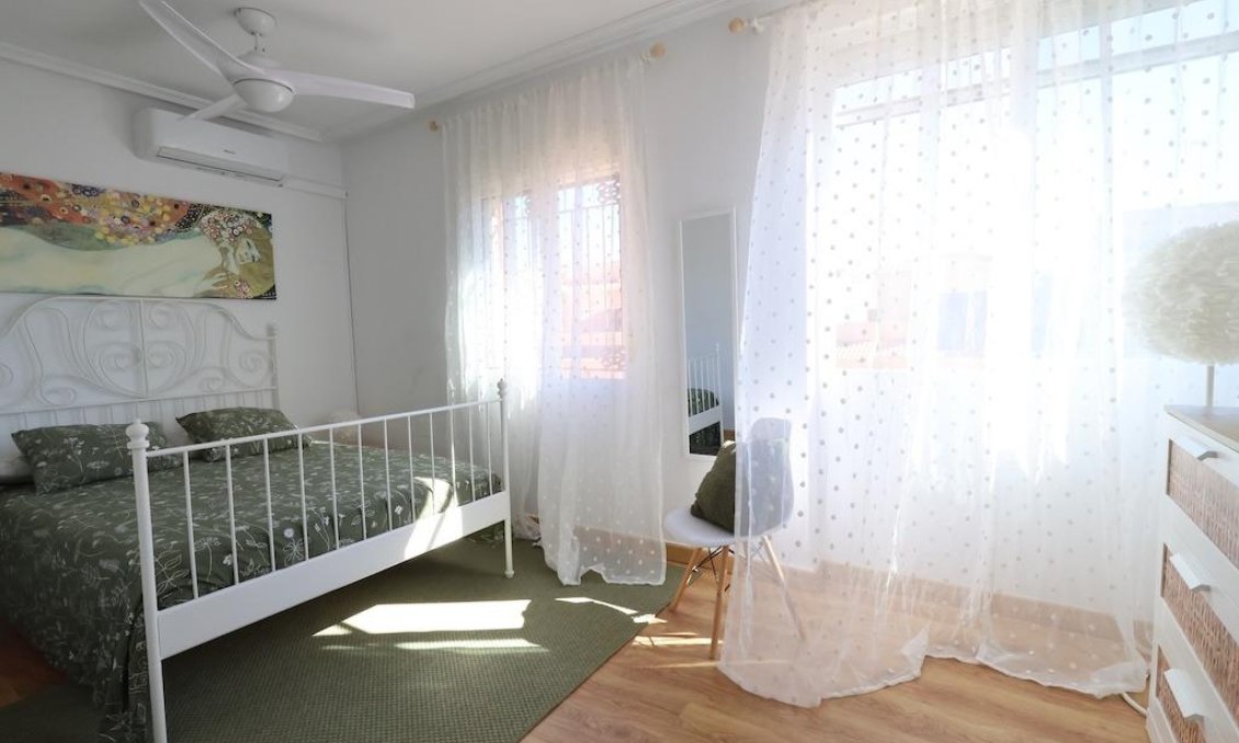 Resale - Duplex -
Orihuela Costa - Costa Blanca