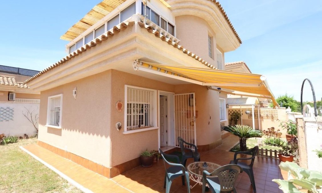 Wiederverkauf - Villa -
Torrevieja - Costa Blanca