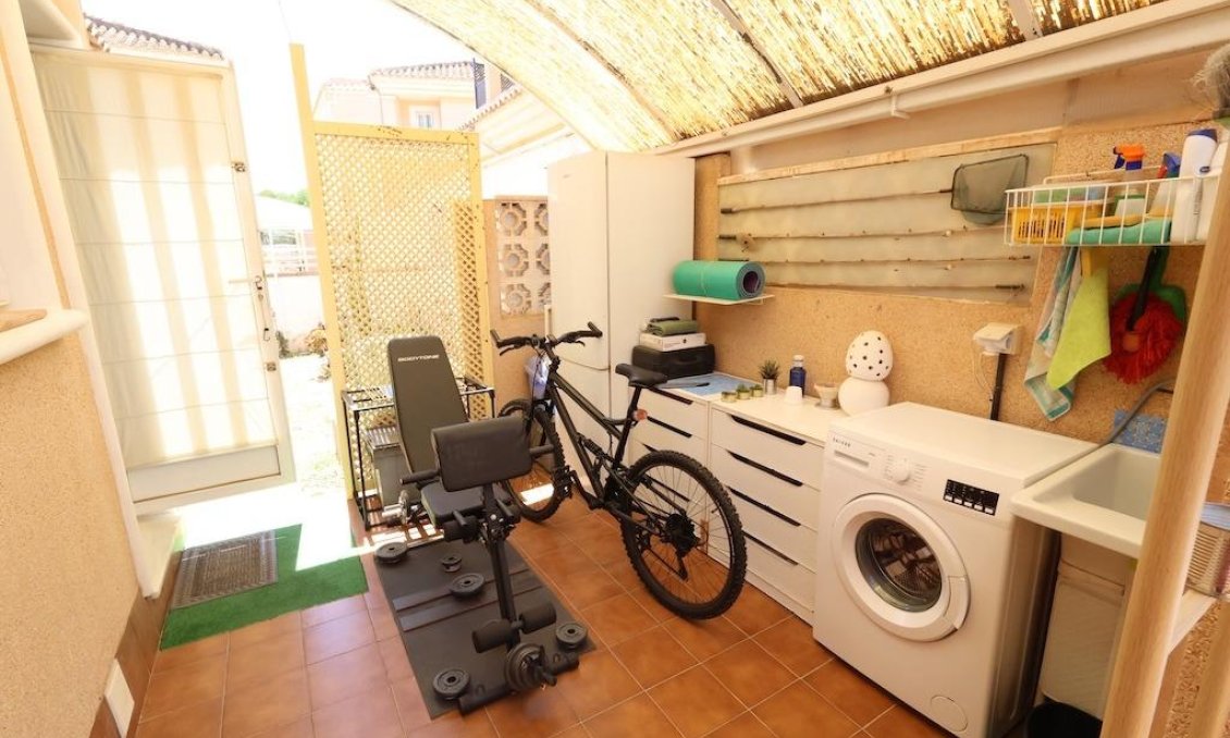 Wiederverkauf - Villa -
Torrevieja - Costa Blanca