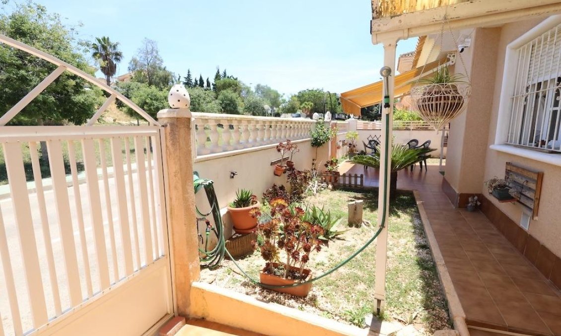 Wiederverkauf - Villa -
Torrevieja - Costa Blanca