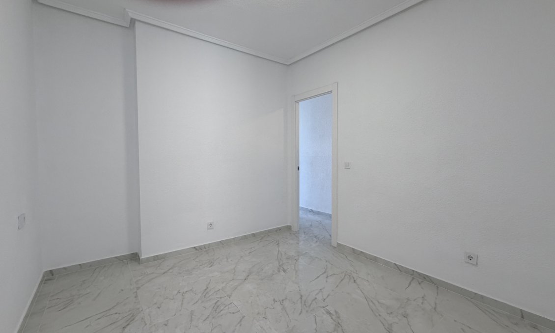 Resale - Apartment -
Torrevieja - Costa Blanca