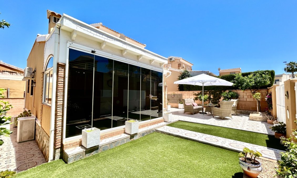 Wiederverkauf - Villa -
Los Balcones - Costa Blanca