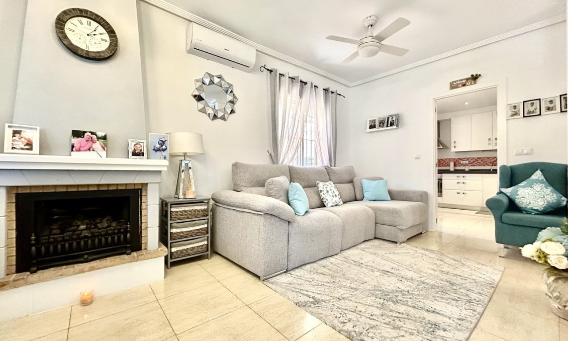 Wiederverkauf - Villa -
Los Balcones - Costa Blanca