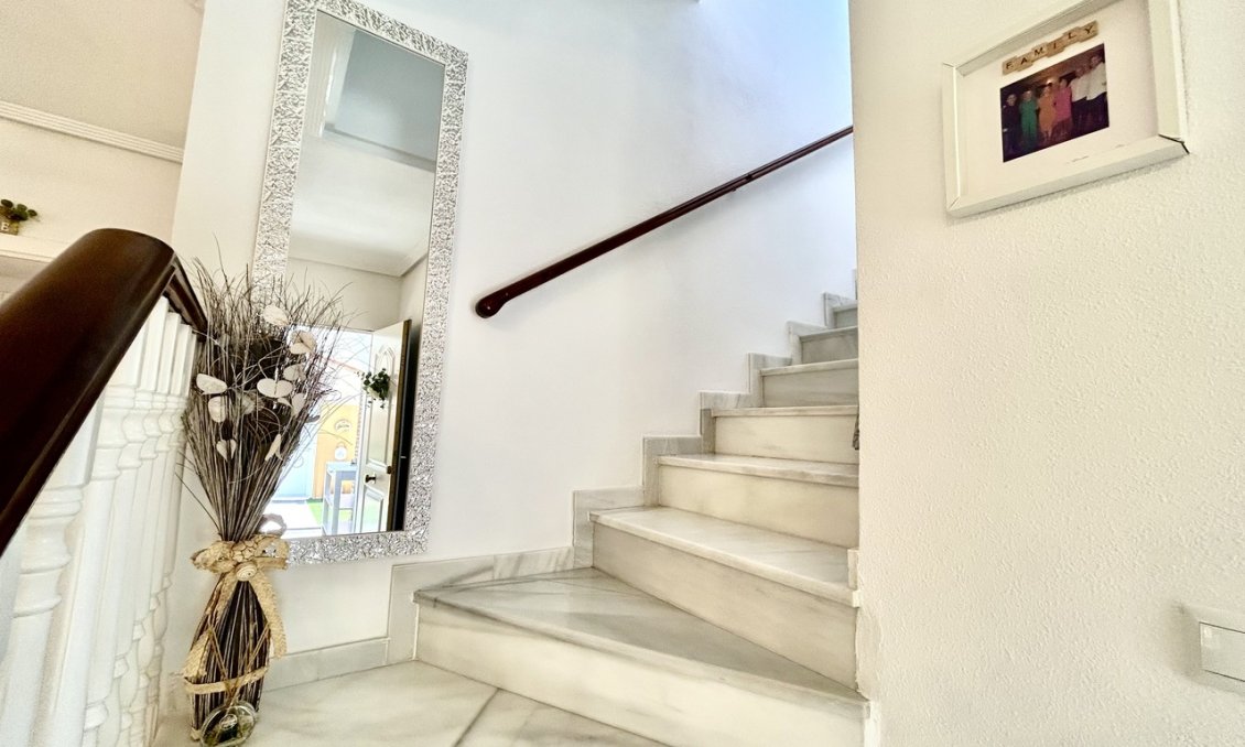 Wiederverkauf - Villa -
Los Balcones - Costa Blanca