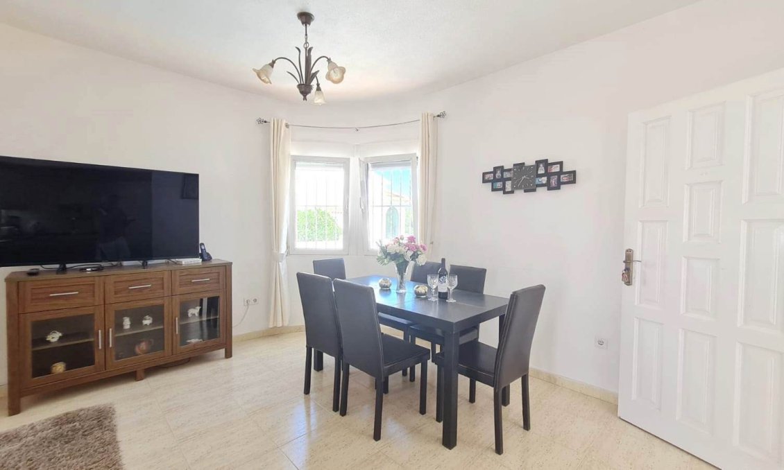 Használt Ingatlanok - Villa -
Orihuela Costa - Costa Blanca