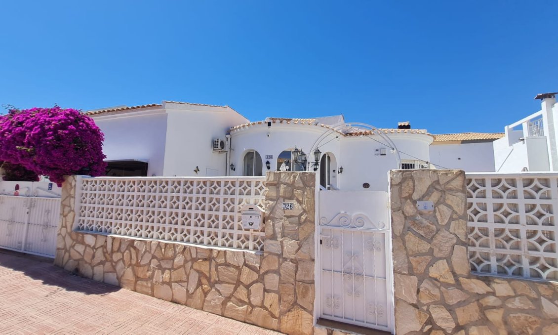 Használt Ingatlanok - Villa -
Orihuela Costa - Costa Blanca