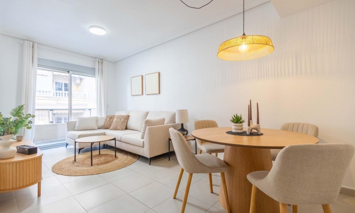 Segunda mano - Apartamento -
Torrevieja - Las Calas