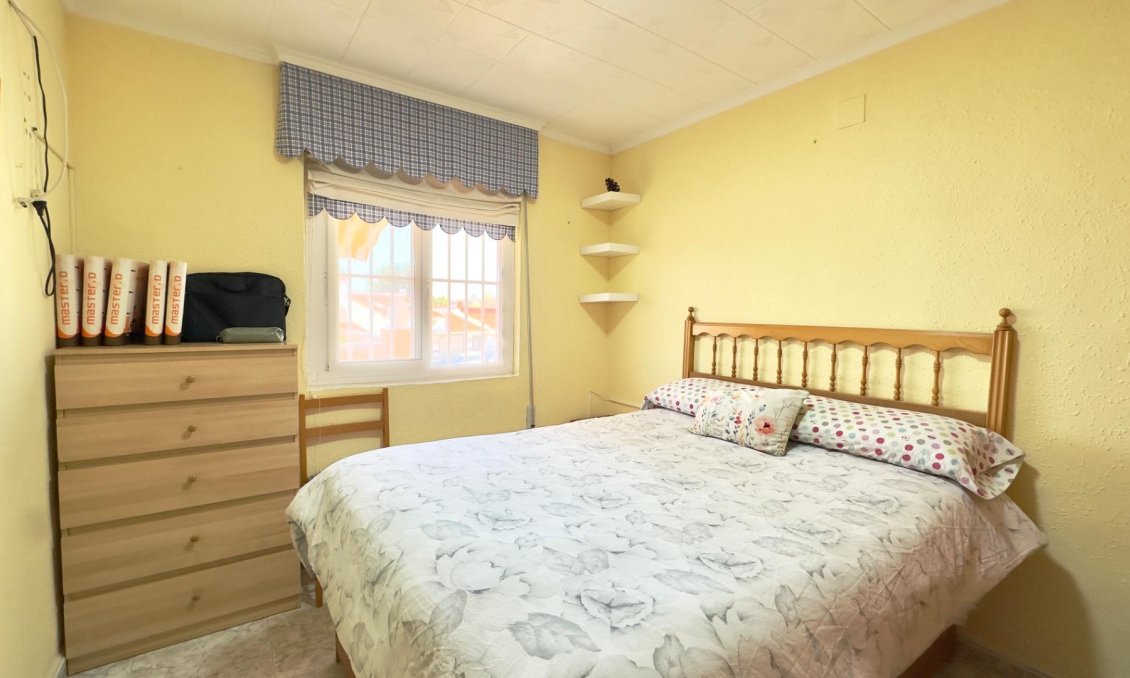 Használt Ingatlanok - Bungaló -
Torrevieja - Torretas