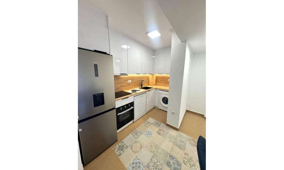 Resale - Apartment -
Torrevieja - Centro - Muelle Pesquero