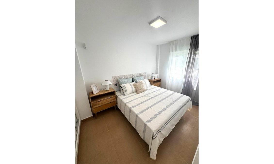 Resale - Apartment -
Torrevieja - Centro - Muelle Pesquero