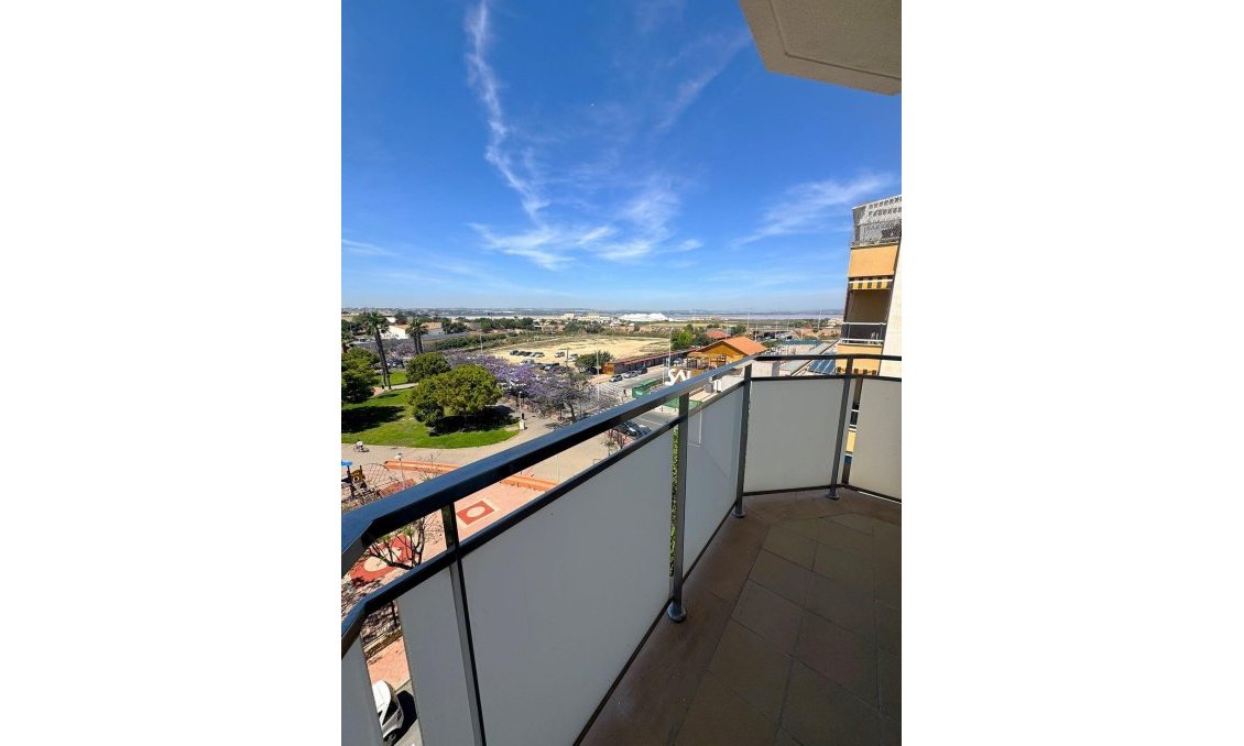 Revânzare - Apartament -
Torrevieja - Centro - Muelle Pesquero