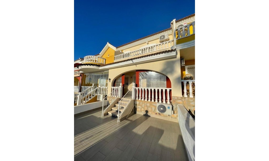 Revânzare - Casă înșiruită -
Ciudad Quesada - Costa Blanca