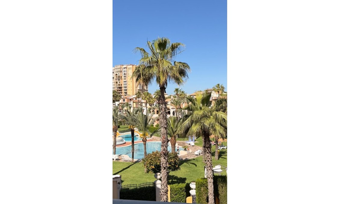 Segunda mano - Apartamento -
Torrevieja - Aldea Del Mar