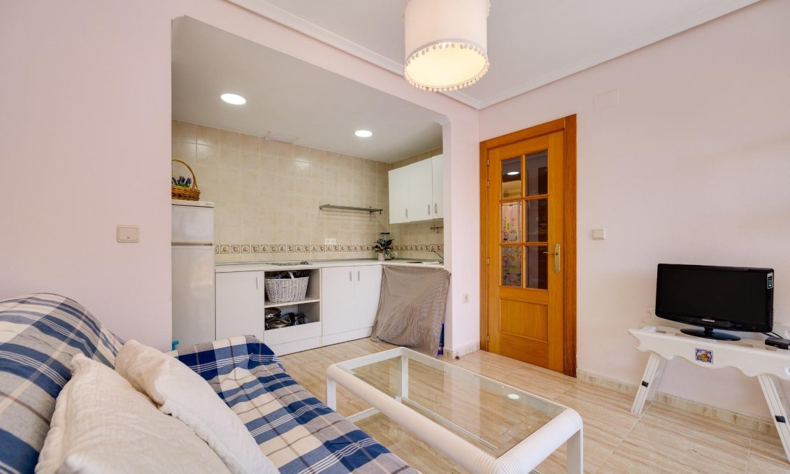 Revânzare - Mansardă -
Torrevieja - Centro