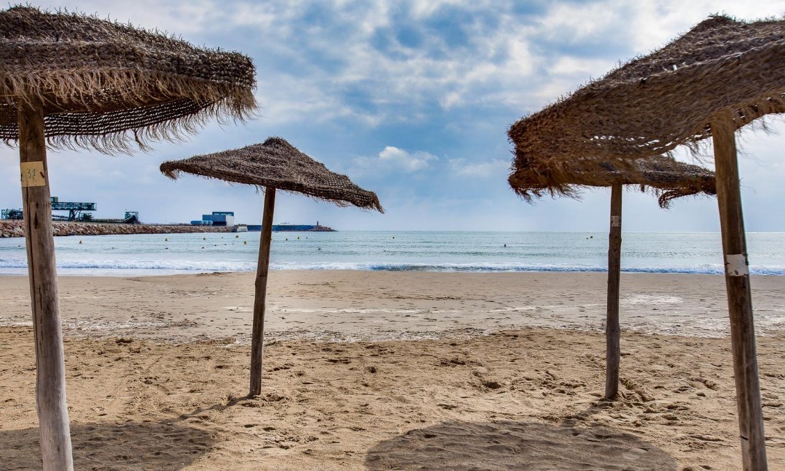 Revânzare - Mansardă -
Torrevieja - Centro