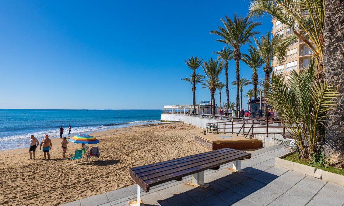 Revânzare - Mansardă -
Torrevieja - Centro