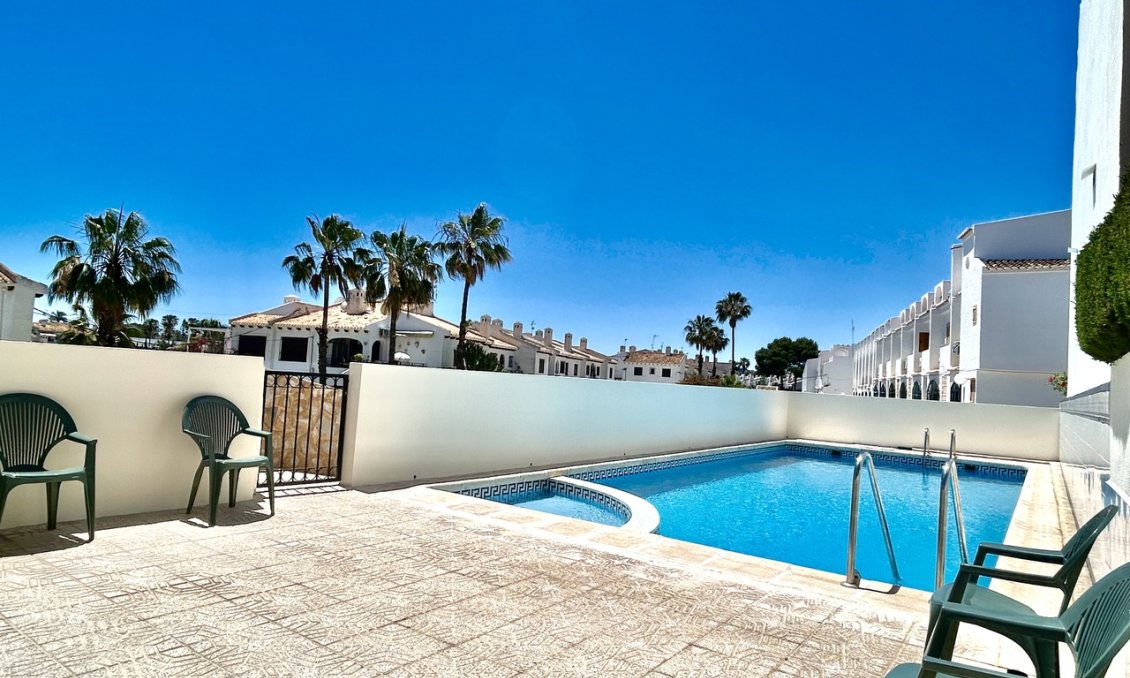 Revânzare - Casă înșiruită -
La Zenia - Costa Blanca